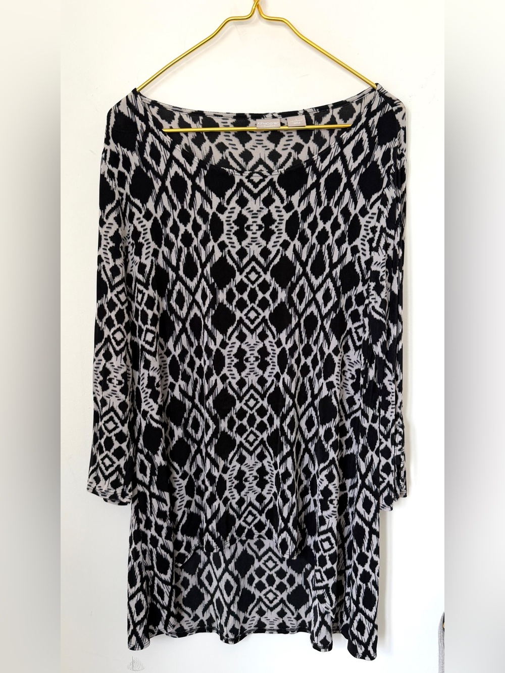 Chico’s Travelers Black White Asymmetric Hem 3/4 Sleeve Tunic Size 1 (US Medium